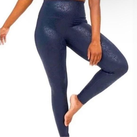 Aerie Offline The Hugger High Waisted Crackle Leggings in Navy Size XS - Picture 4 of 9